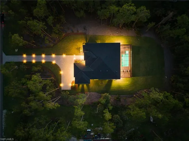 $2,850,000 | 4221 7th Avenue Northwest, Naples, FL 34119