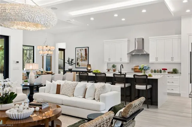 $2,850,000 | 4221 7th Avenue Northwest, Naples, FL 34119