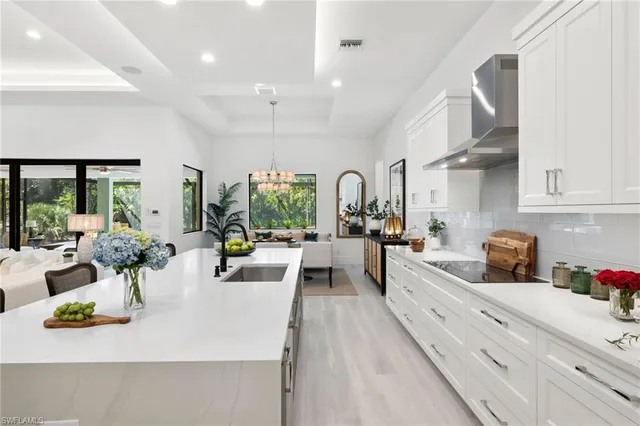 $2,850,000 | 4221 7th Avenue Northwest, Naples, FL 34119