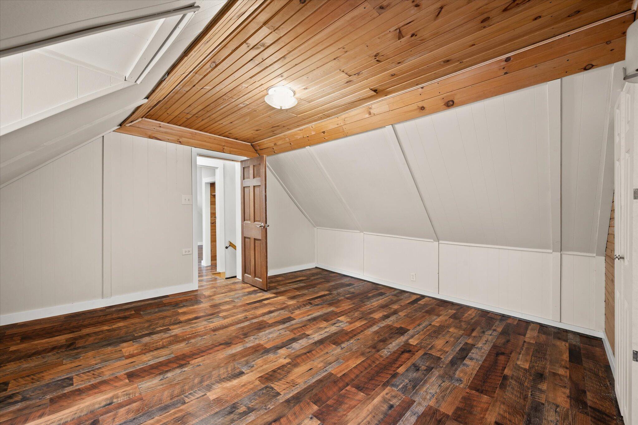 137 Main Street Winterport, ME 04496 - Photo 27 of 57 Bedroom 3
