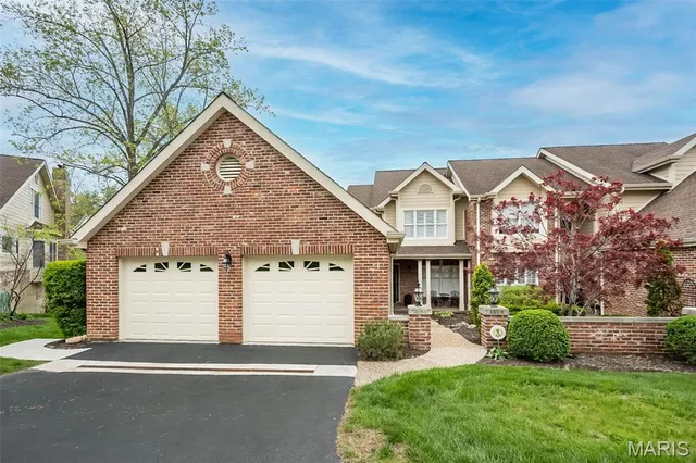 $850,000 | 1519 Mallard Landing Court, Chesterfield, MO 63017