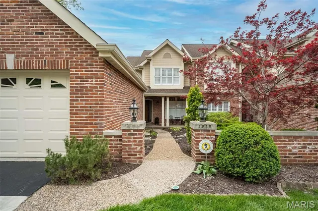 $850,000 | 1519 Mallard Landing Court, Chesterfield, MO 63017