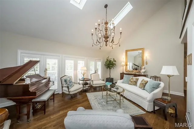 $850,000 | 1519 Mallard Landing Court, Chesterfield, MO 63017