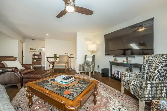 $850,000 | 1519 Mallard Landing Court, Chesterfield, MO 63017