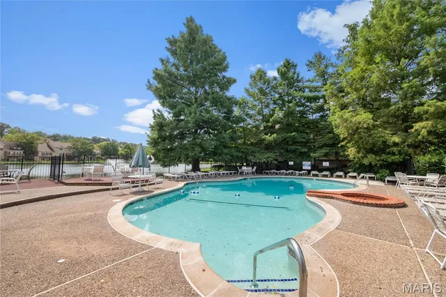 $850,000 | 1519 Mallard Landing Court, Chesterfield, MO 63017