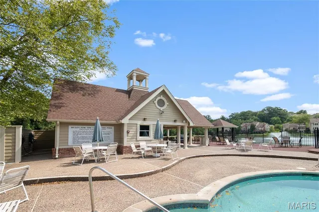 $850,000 | 1519 Mallard Landing Court, Chesterfield, MO 63017