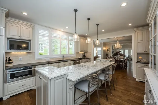 $850,000 | 1519 Mallard Landing Court, Chesterfield, MO 63017