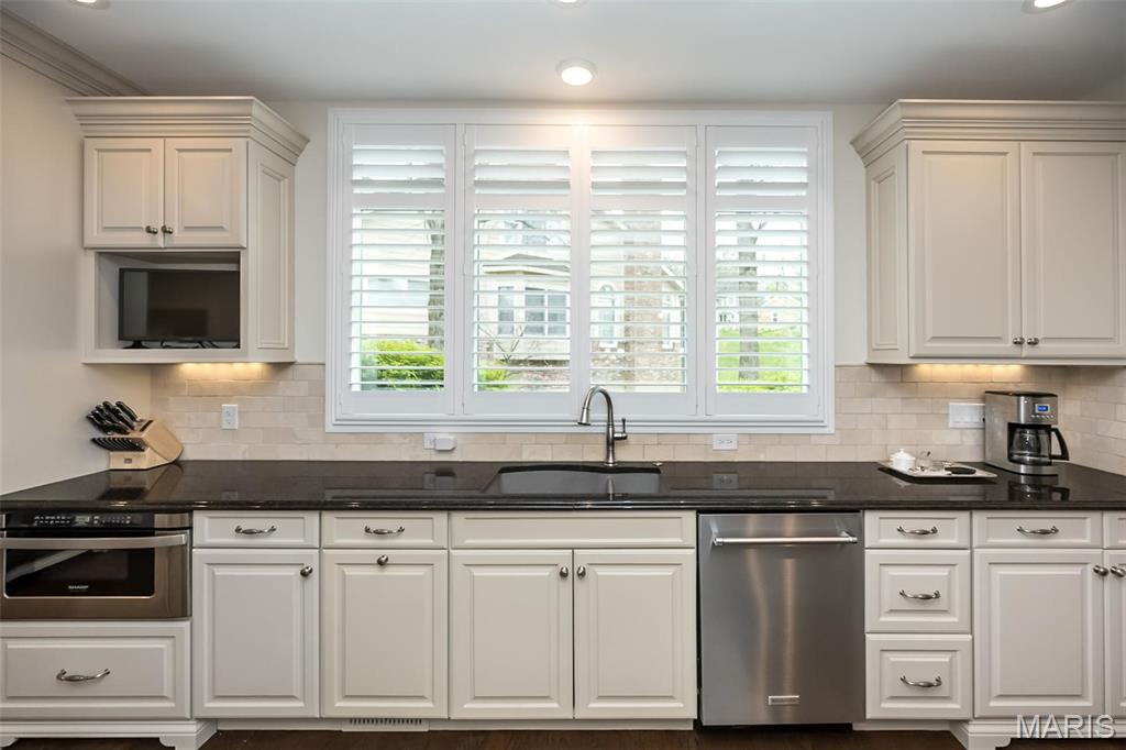 1519 Mallard Landing Court Chesterfield, MO 63017 - Photo 10 of 78