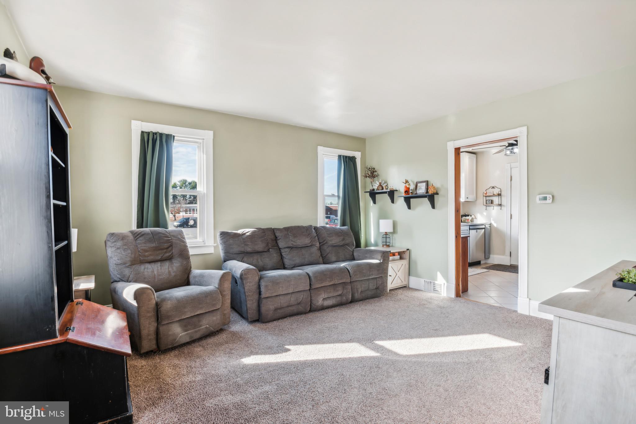 623 Salem Fort Elfsborg Road Salem, NJ 08079 - Photo 5 of 25 a living room with furniture and a couch