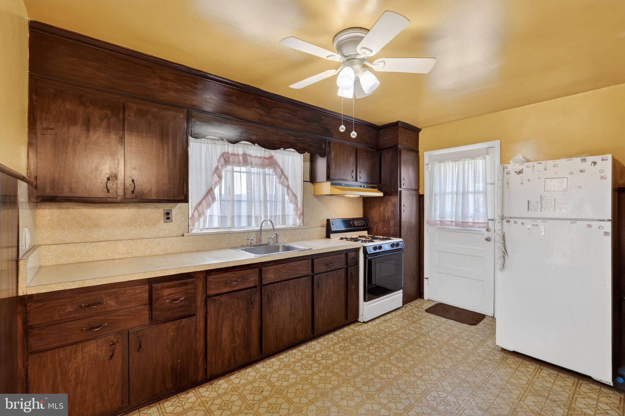 230 Windsor Avenue Upper Darby, PA 19082 - Photo 6 of 31 Gallery Image 6