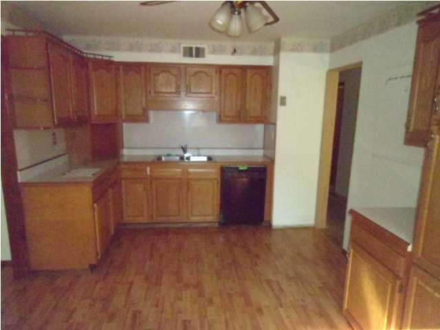 9526 Maple Road Louisville, KY 40229 - Photo 6 of 10 Additional Photo