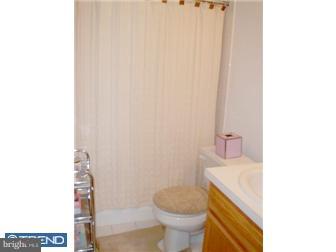 11 Falcon Lane Delran, NJ 08075 - Photo 11 of 12 Bathroom