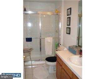 11 Falcon Lane Delran, NJ 08075 - Photo 10 of 12 Bathroom