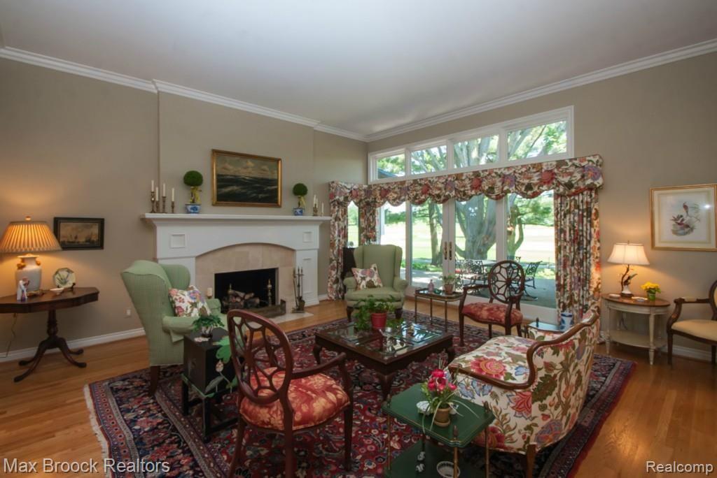 3790 West Maple Road Bloomfield Hills, MI 48301 - Photo 7 of 36 15DSC_7739.jpg