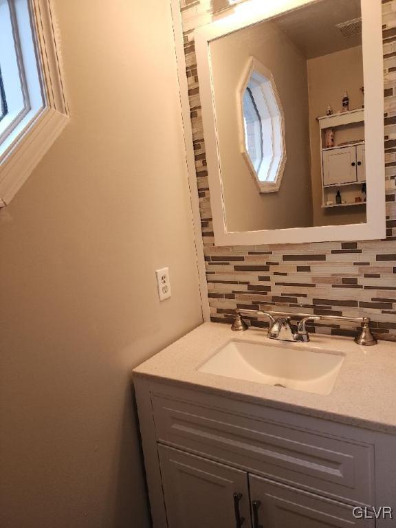40 Corriere Road Easton, PA 18045 - Photo 25 of 44 a close up of a mirror