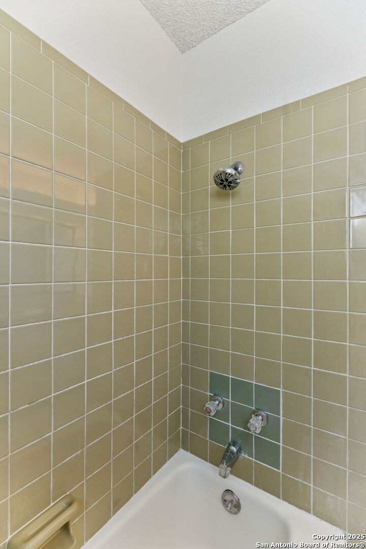 3619 Mapleton Drive San Antonio, TX 78230 - Photo 12 of 41