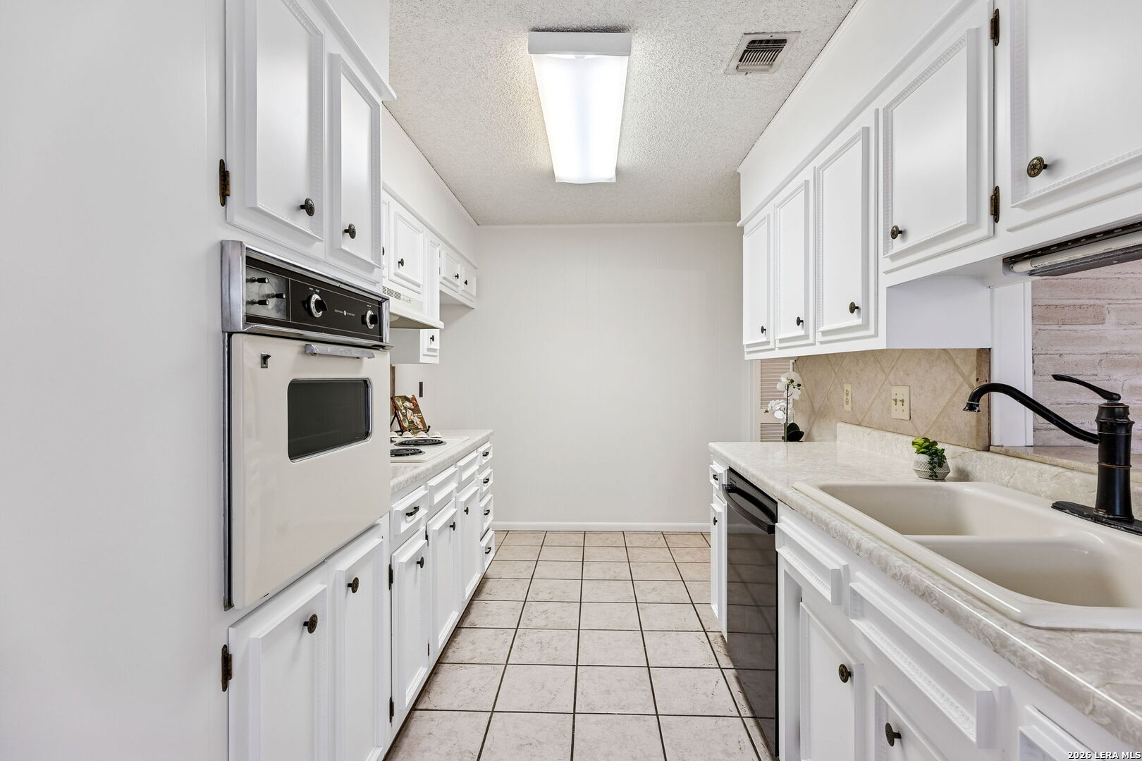 3619 Mapleton Drive San Antonio, TX 78230 - Photo 23 of 41