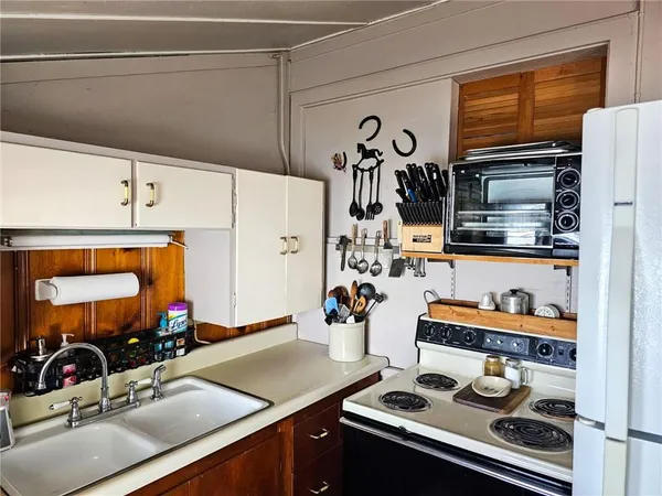 $395,000 | South Kahola Road, Council Grove, KS 66846