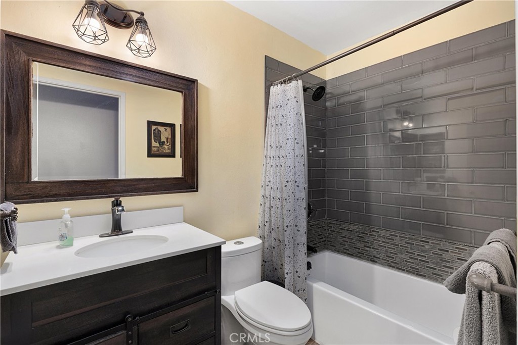 13462 Montego Drive Poway, CA 92064 - Photo 13 of 21 HALL BATHROOM