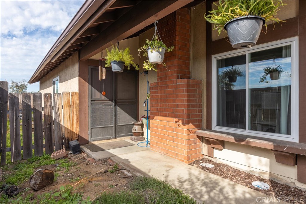 13462 Montego Drive Poway, CA 92064 - Photo 2 of 21 FRONT DOOR ENTRY