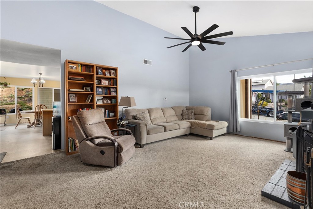 13462 Montego Drive Poway, CA 92064 - Photo 5 of 21 LIVING ROOM 3