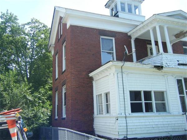 3 Fenwick Street Springfield, MA 01109 - Photo 2 of 11 Gallery Image 2