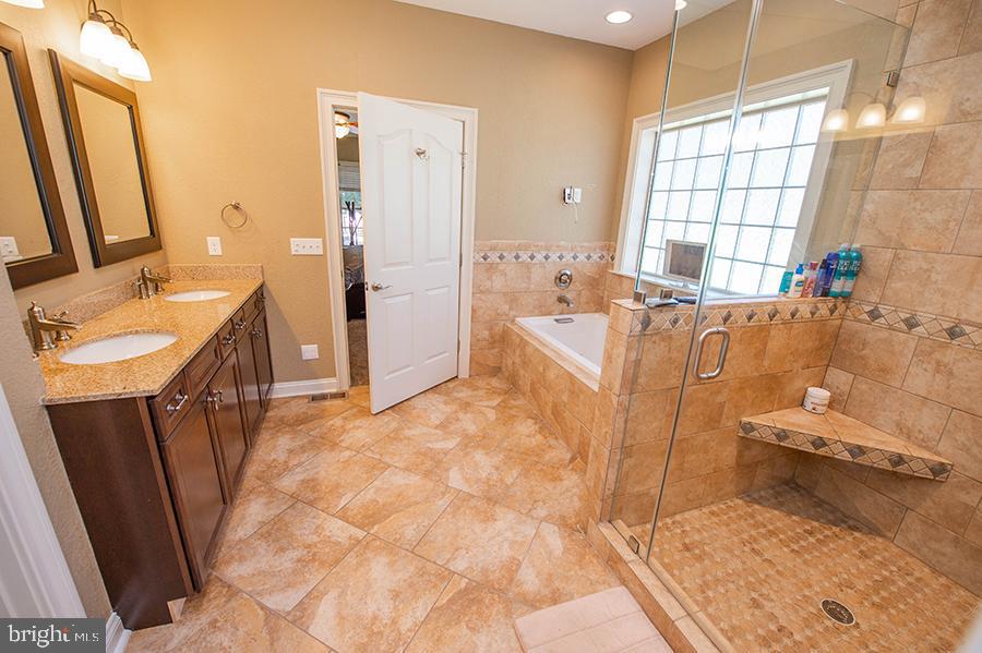 5464 Moose Lodge Road Cambridge, MD 21613 - Photo 40 of 87 Master Bath