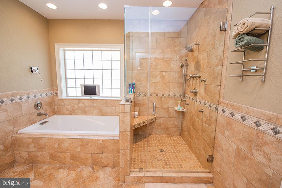 5464 Moose Lodge Road Cambridge, MD 21613 - Photo 41 of 87 Master Bath