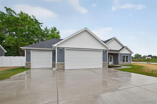 $345,000 | 108 Jimmy H Drive, Jonesburg, MO 63351