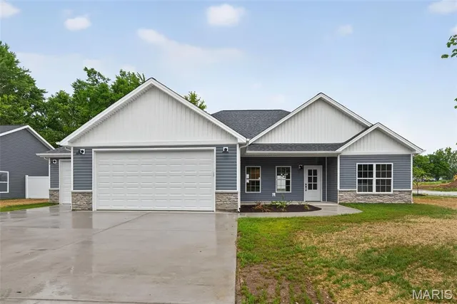 $345,000 | 108 Jimmy H Drive, Jonesburg, MO 63351