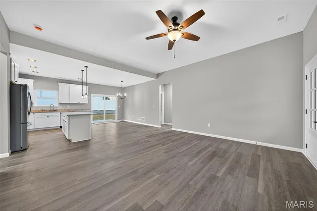 $345,000 | 108 Jimmy H Drive, Jonesburg, MO 63351