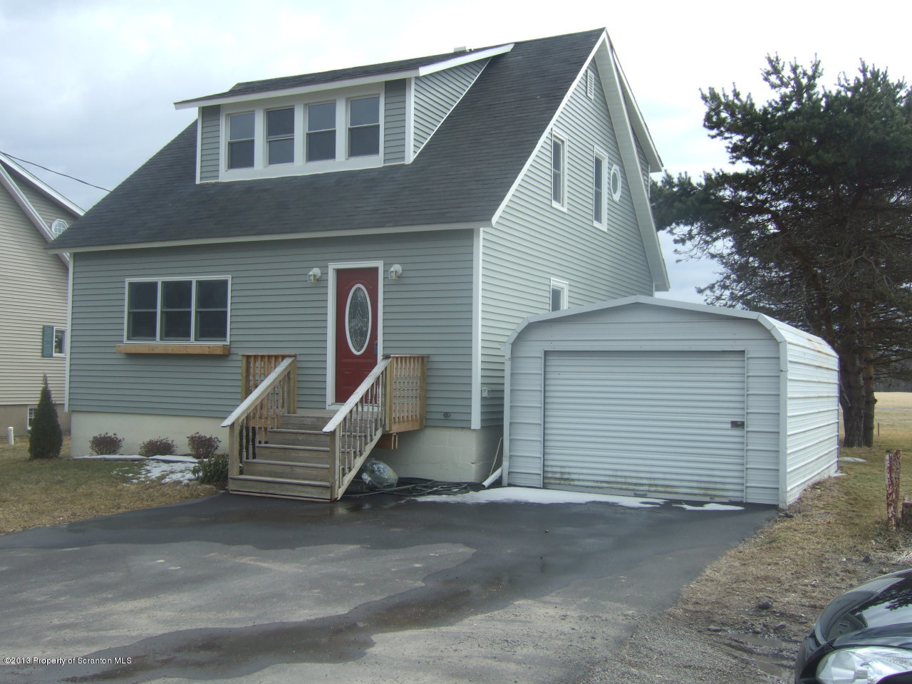 1674 Mt Cobb Road Moscow, PA 18444 - Photo 1 of 35 Gallery Image 1