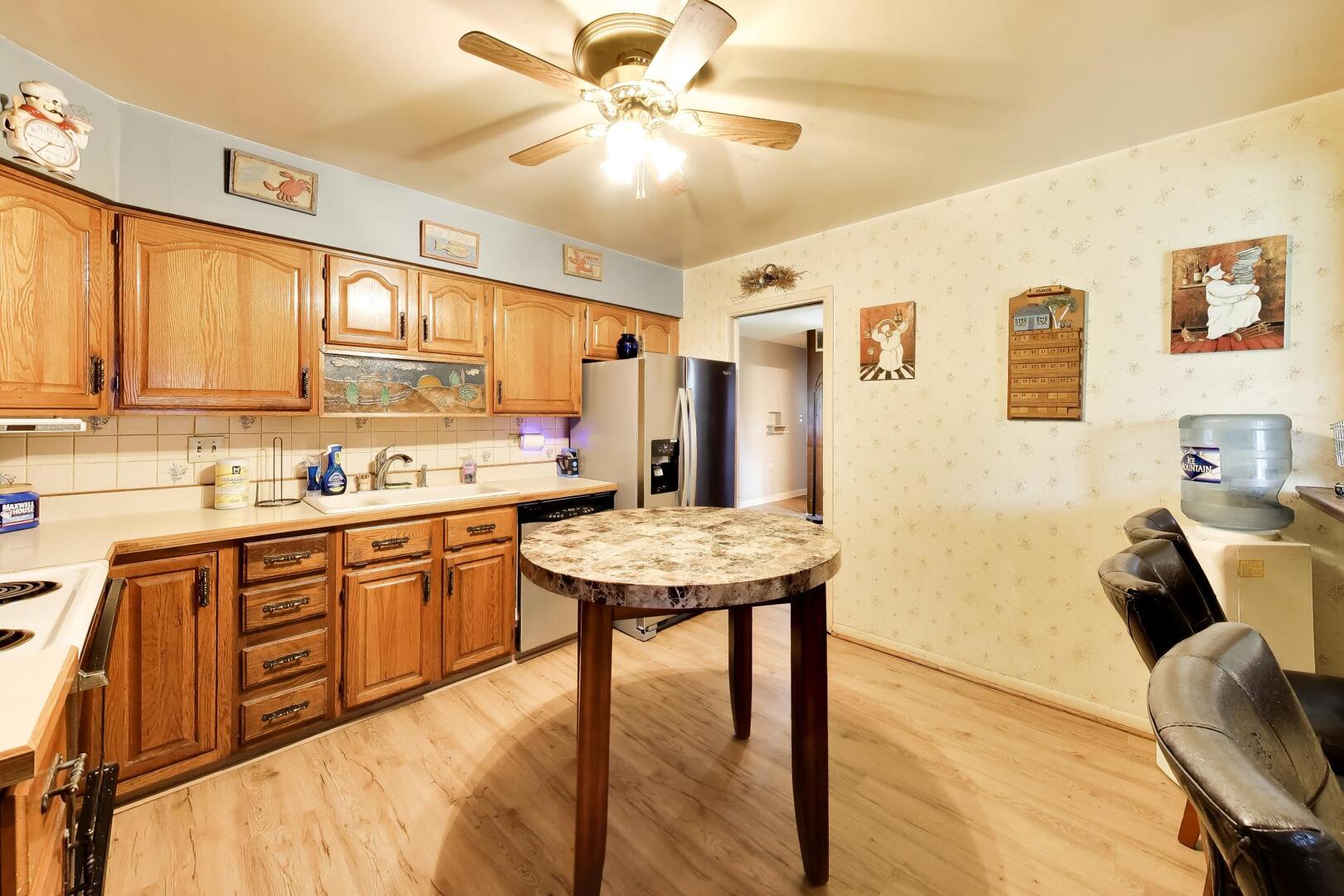 75 Ridgewood Road Elk Grove Village, IL 60007 - Photo 9 of 22 Gallery Image 9