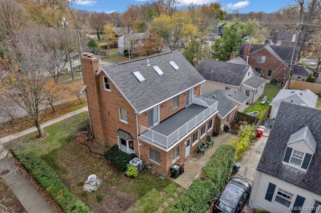 20779 Marter Road Grosse Pointe Woods, MI 48236 - Photo 4 of 39