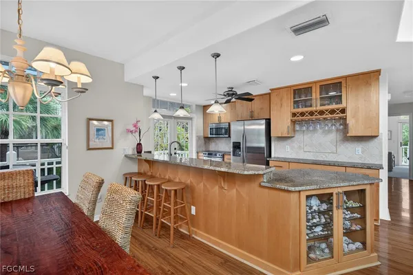 $1,699,000 | 927 Almas Court, Sanibel, FL 33957