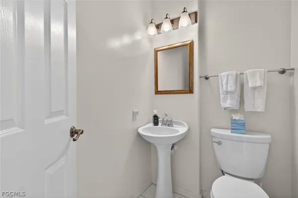$1,699,000 | 927 Almas Court, Sanibel, FL 33957