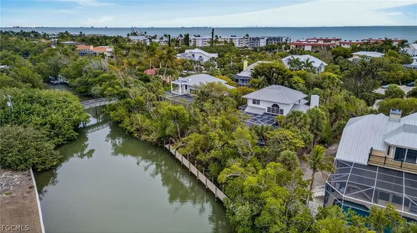 $1,699,000 | 927 Almas Court, Sanibel, FL 33957