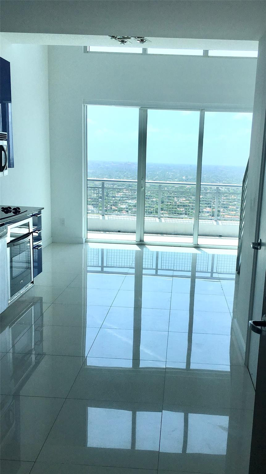 60 Southwest 13th Street, Unit 3205 Miami, FL 33130 - Photo 3 of 9 Photo 3