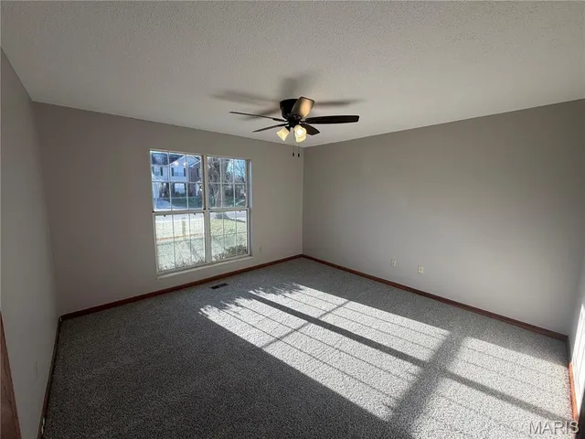 $319,900 | 1058 Edgewood Drive, O'Fallon, IL 62269