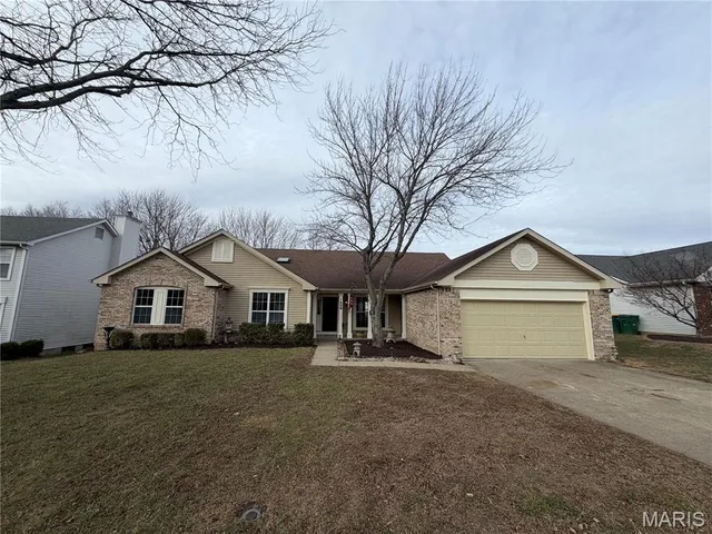 $319,900 | 1058 Edgewood Drive, O'Fallon, IL 62269