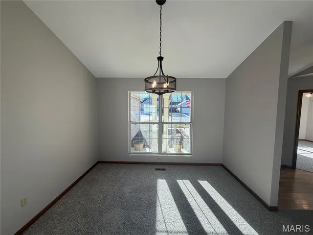 $319,900 | 1058 Edgewood Drive, O'Fallon, IL 62269