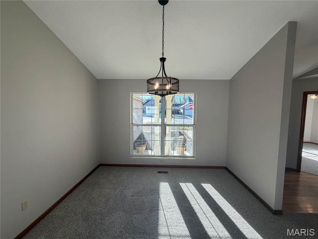 1058 Edgewood Drive O'Fallon, IL 62269 - Photo 6 of 27