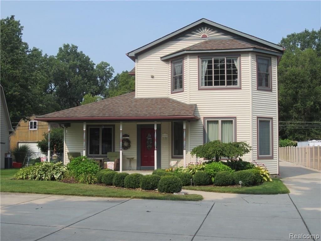 9915 Farmington Road Livonia, MI 48150 - Photo 1 of 46 front view.JPG