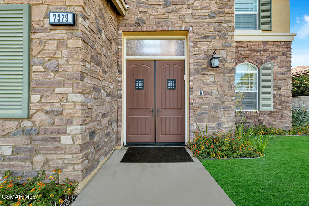 7379 Nicklaus Road Moorpark, CA 93021 - Photo 2 of 85 7379 Nicklaus Rd - HsHProd-6