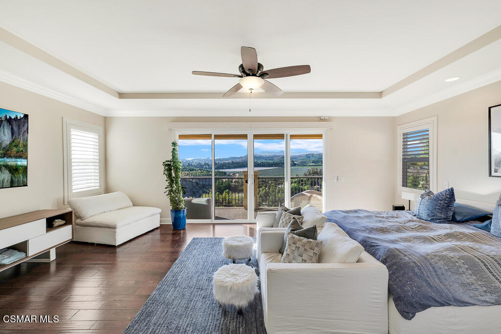 7379 Nicklaus Road Moorpark, CA 93021 - Photo 38 of 85 a living room with furniture and a large window