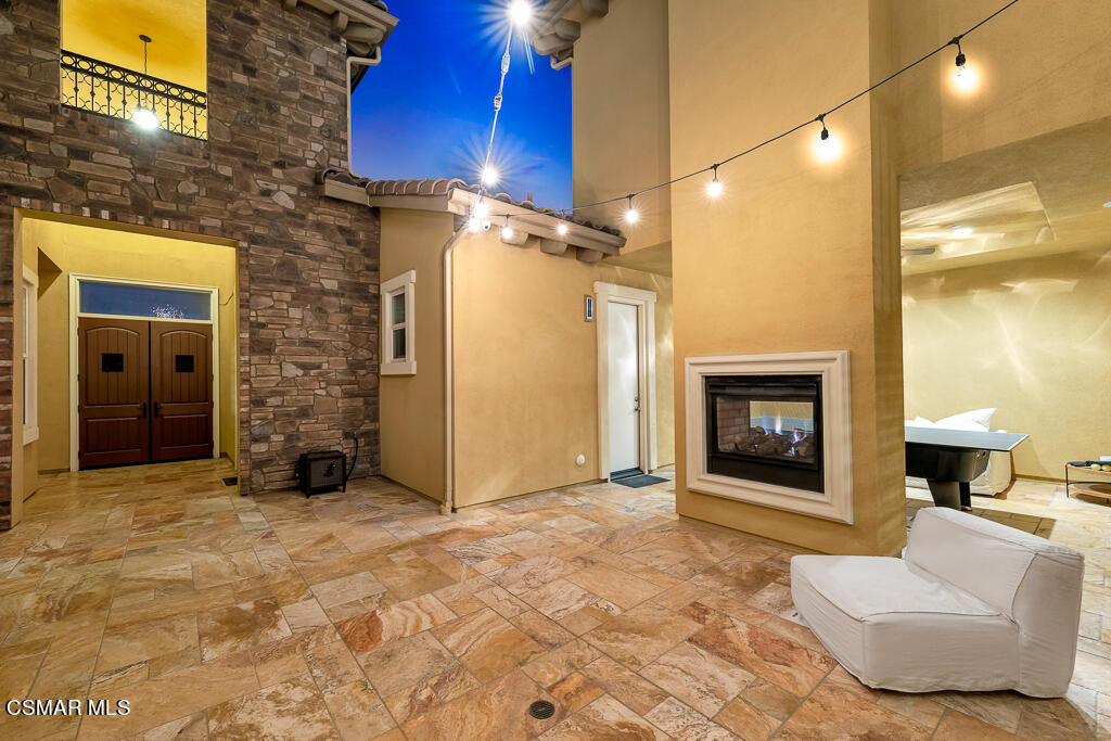 7379 Nicklaus Road Moorpark, CA 93021 - Photo 5 of 85 a view of a livingroom with a fireplace