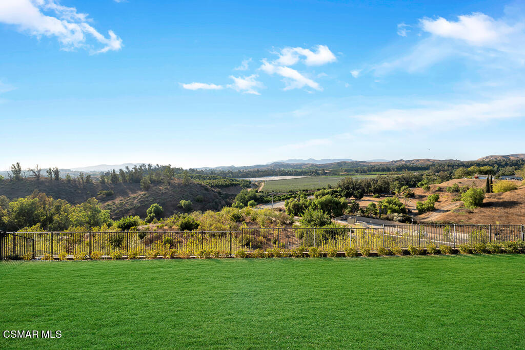 7379 Nicklaus Road Moorpark, CA 93021 - Photo 66 of 85 a view of a city