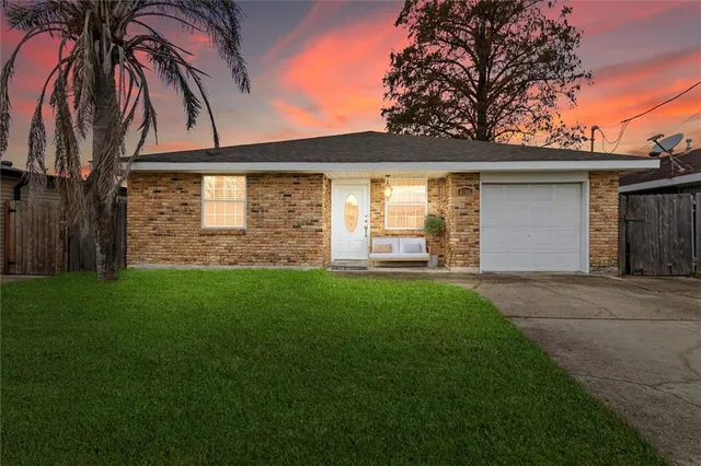 $279,000 | 2716 North Sibley Street, Metairie, LA 70003
