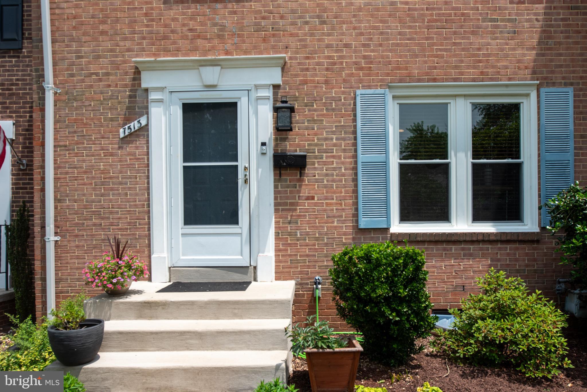 7513 Bedford Road Manassas, VA 20109 - Photo 6 of 54 Gallery Image 6