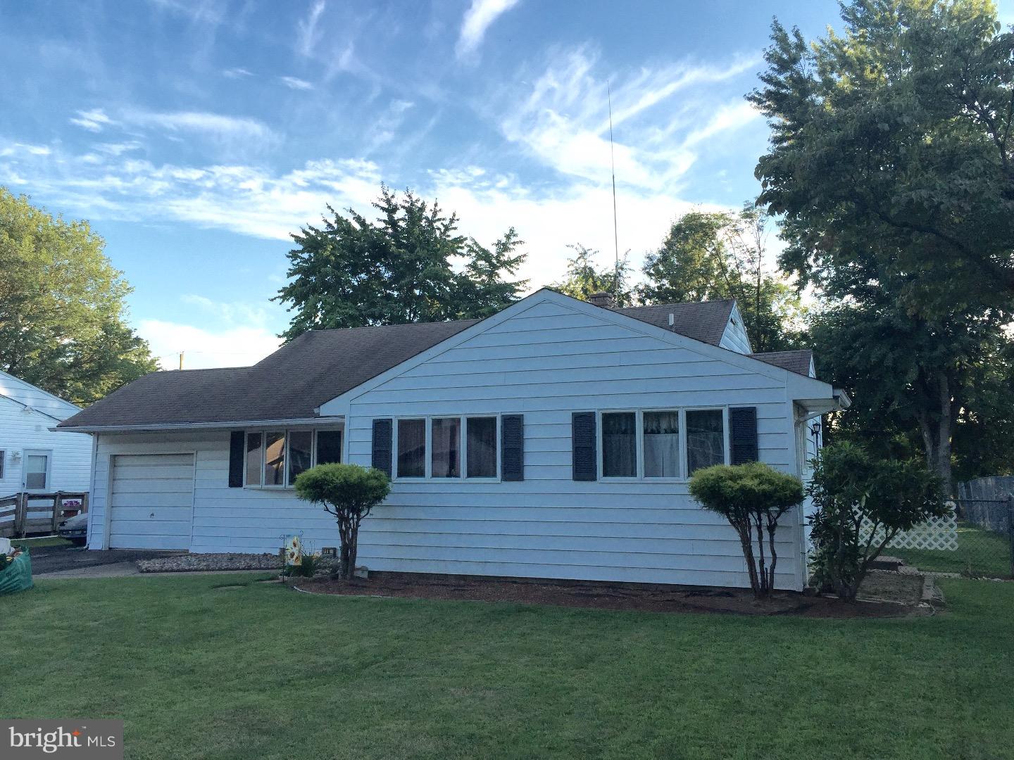 716 Cypress Road Warminster, PA 18974 - Photo 2 of 25 Exterior Front
